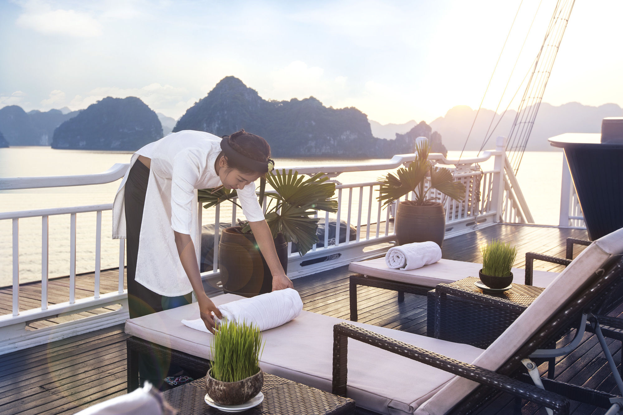Aphrodite Cruise Hạ Long Ngoại thất bức ảnh