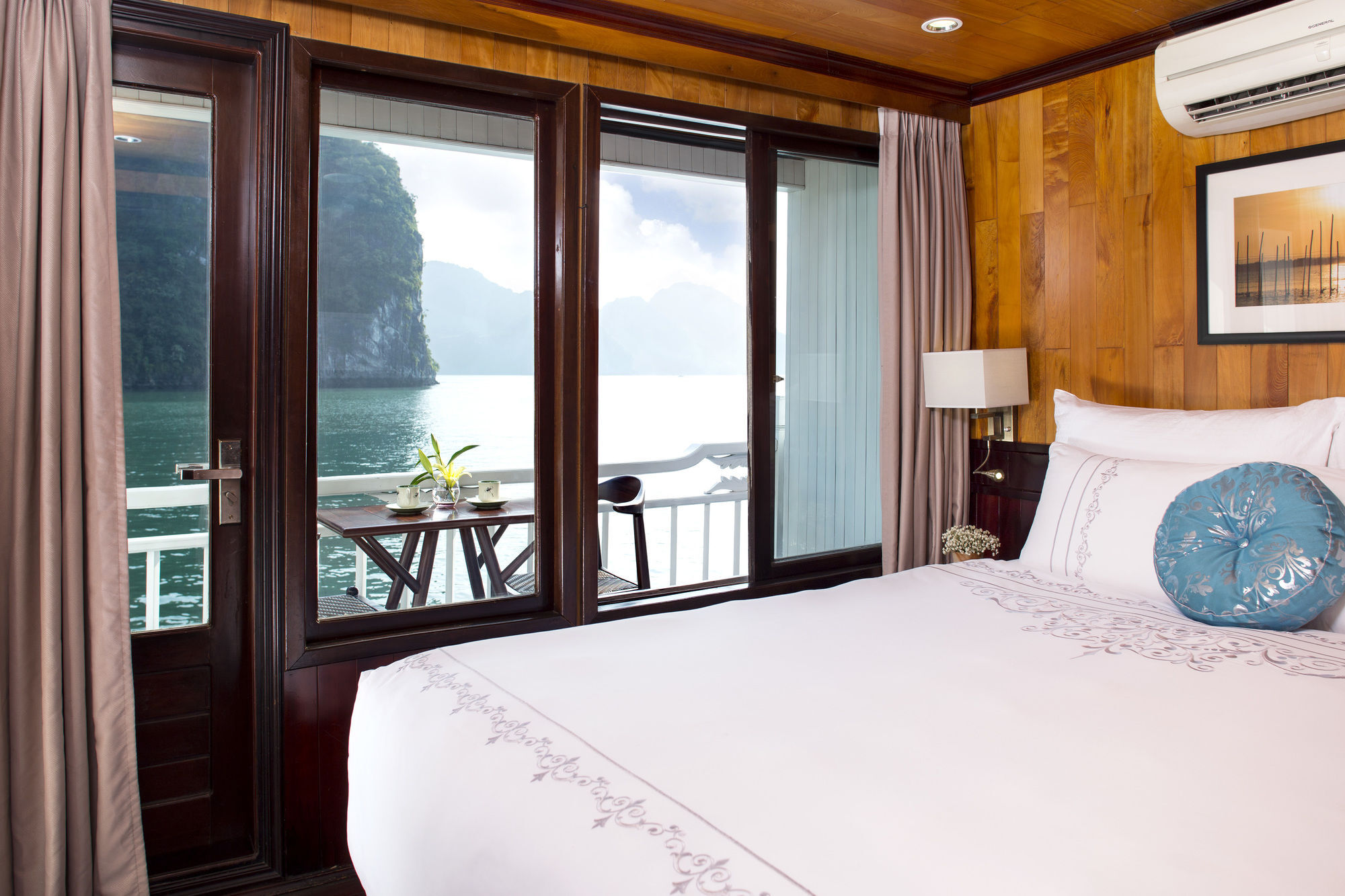 Aphrodite Cruise Hạ Long Ngoại thất bức ảnh