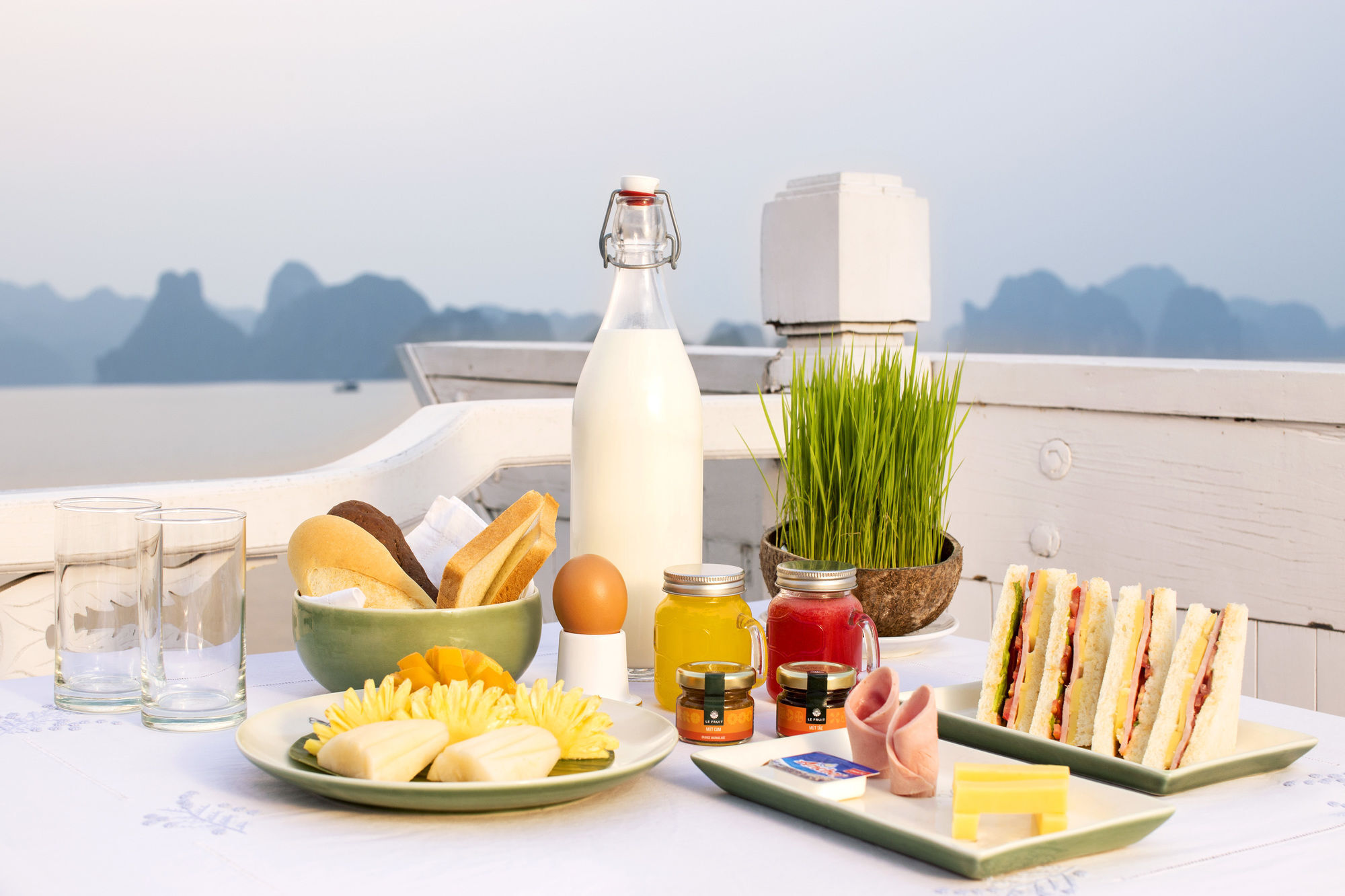 Aphrodite Cruise Hạ Long Ngoại thất bức ảnh