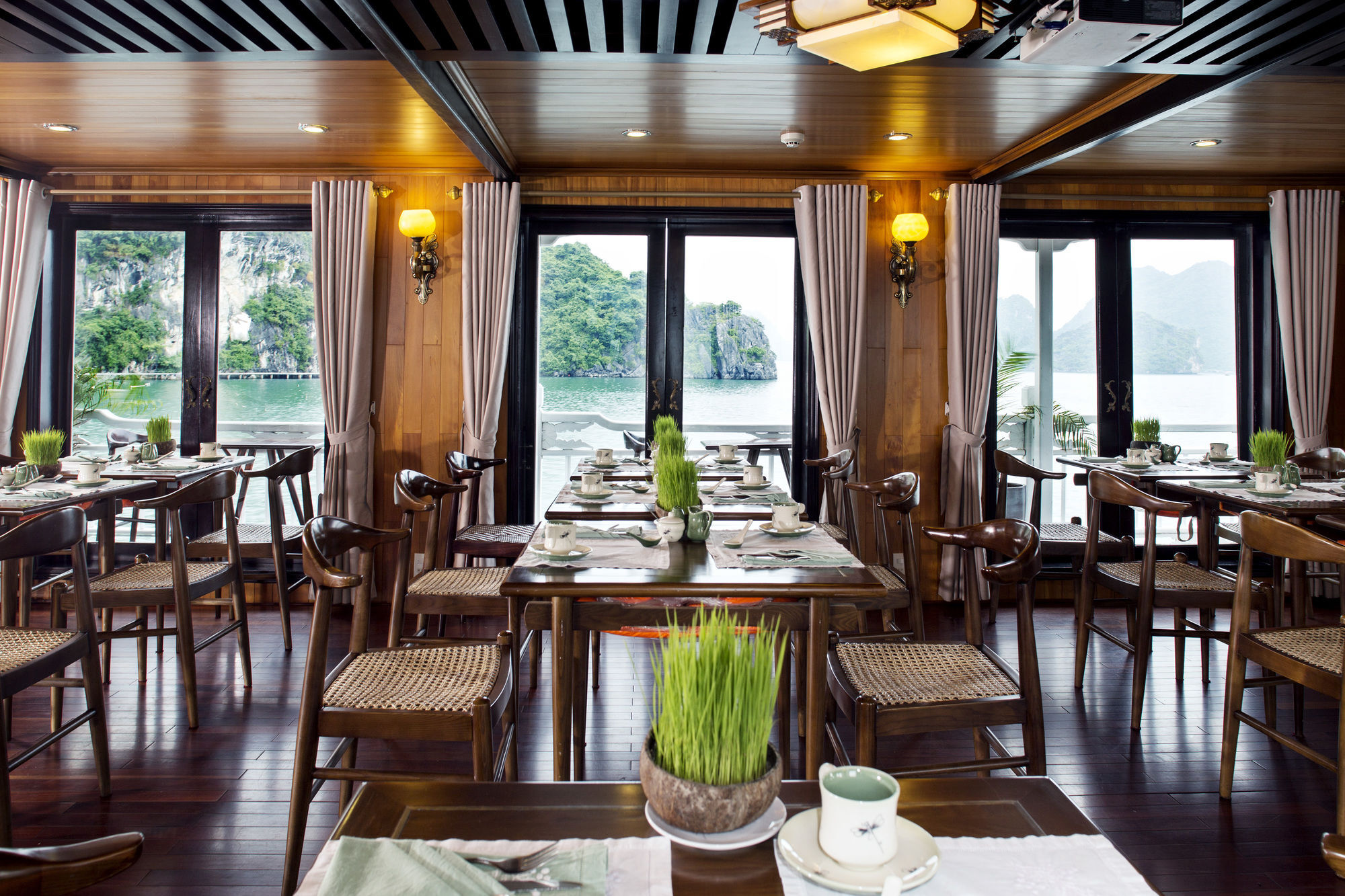 Aphrodite Cruise Hạ Long Ngoại thất bức ảnh