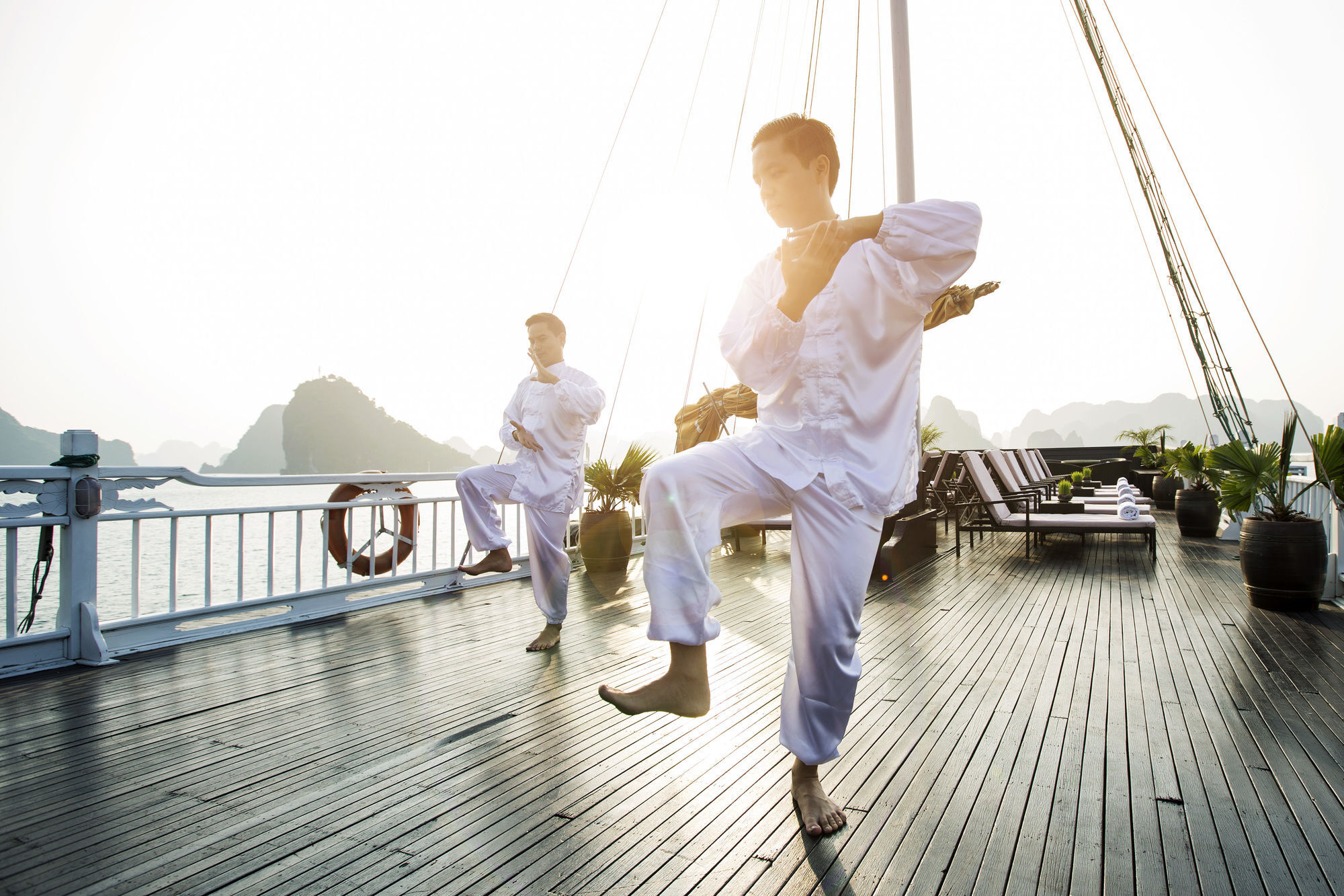Aphrodite Cruise Hạ Long Ngoại thất bức ảnh